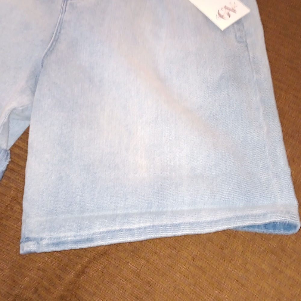 NWT Gloria Vanderbilt Denim Vacation Shorts In Saltmarsh Rinse■ Size 6 - Picture 6 of 14